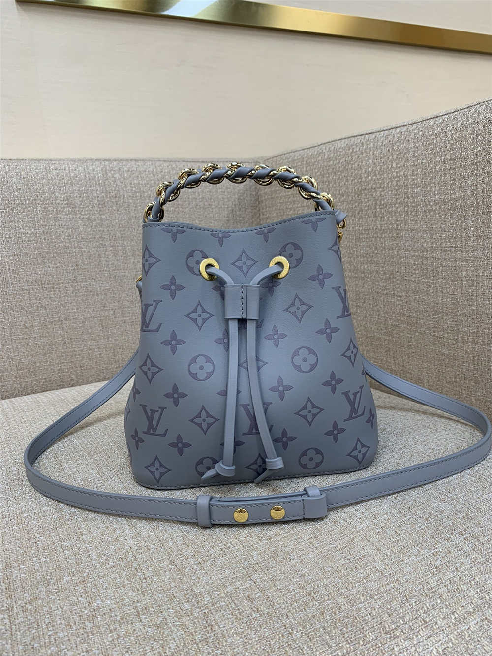 Louis Vuitton NÉONOÉ BB  M12749 size：20x20x13cm 2025 new 